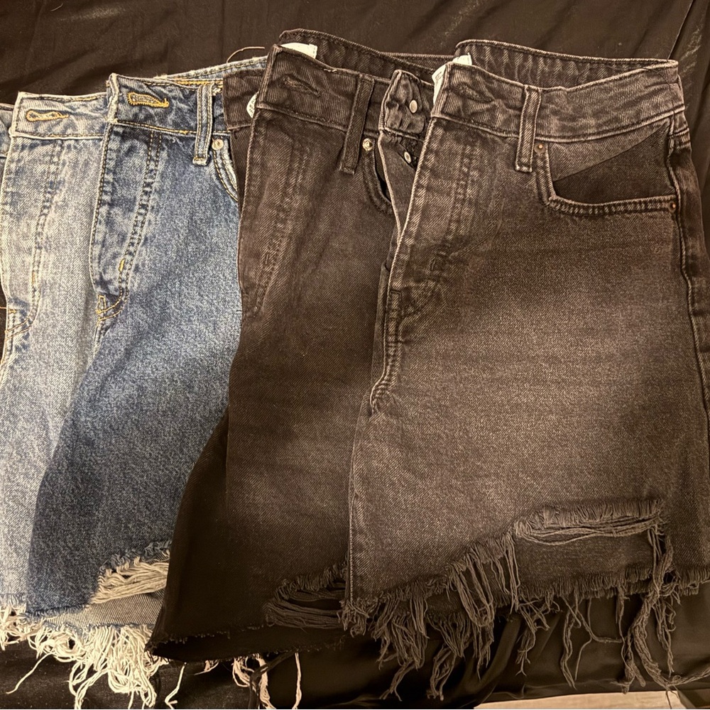 Forever 21 bundle 2 blue denim 2 black denim size 28